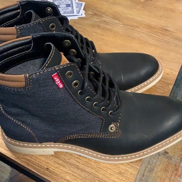 Great shoes! Worn twice! Men’s size 7.5 - Picture 3 of 5